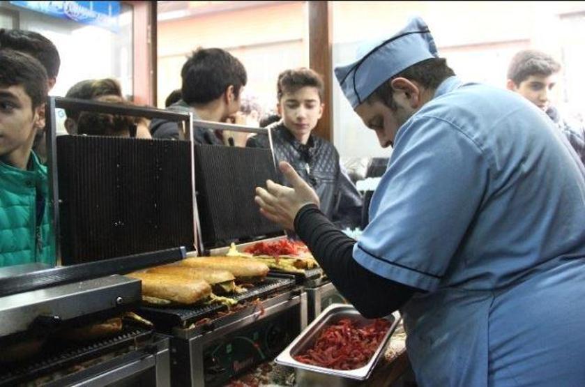 Sosyal medyanın yeni fenomeni Tostçu Erol