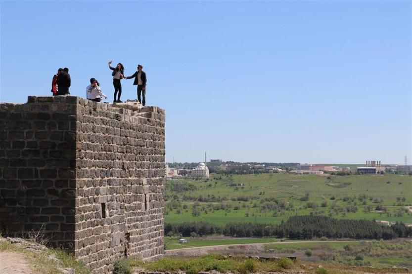 Diyarbakır surlarında selfie yasağı