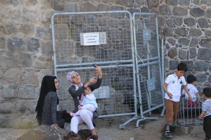 Diyarbakır surlarında selfie yasağı