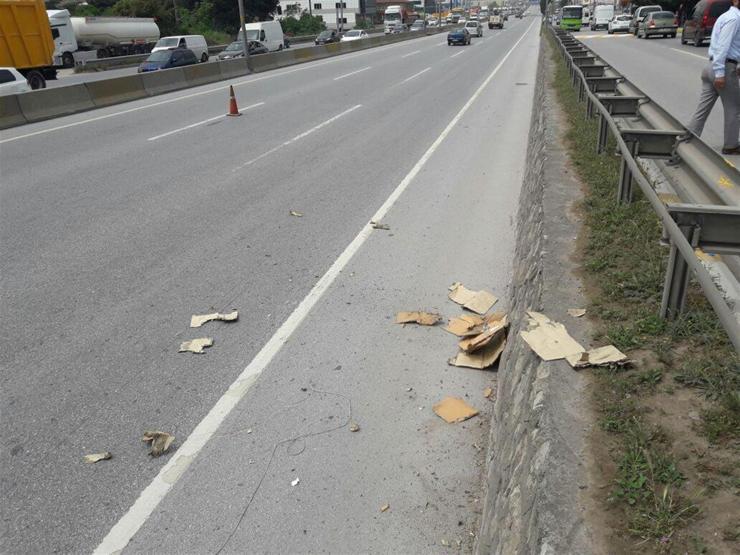 Emniyet önünde bomba paniği