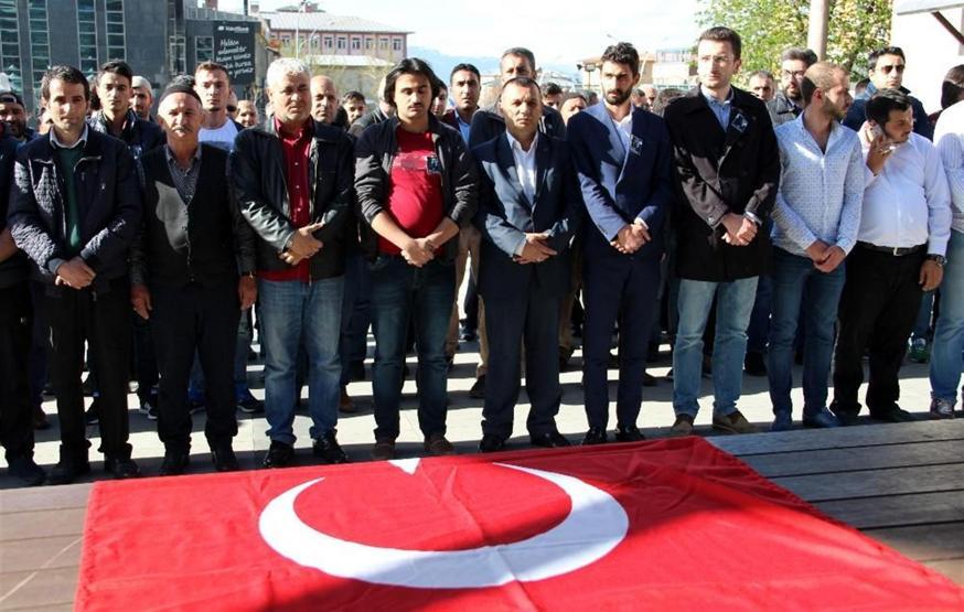 Erzurumlular İbrahim Erkal için gıyabi cenaze namazı kıldı