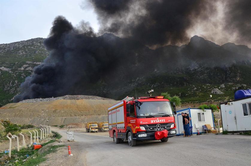 Manisada şehir çöplüğündeki yangın korkuttu