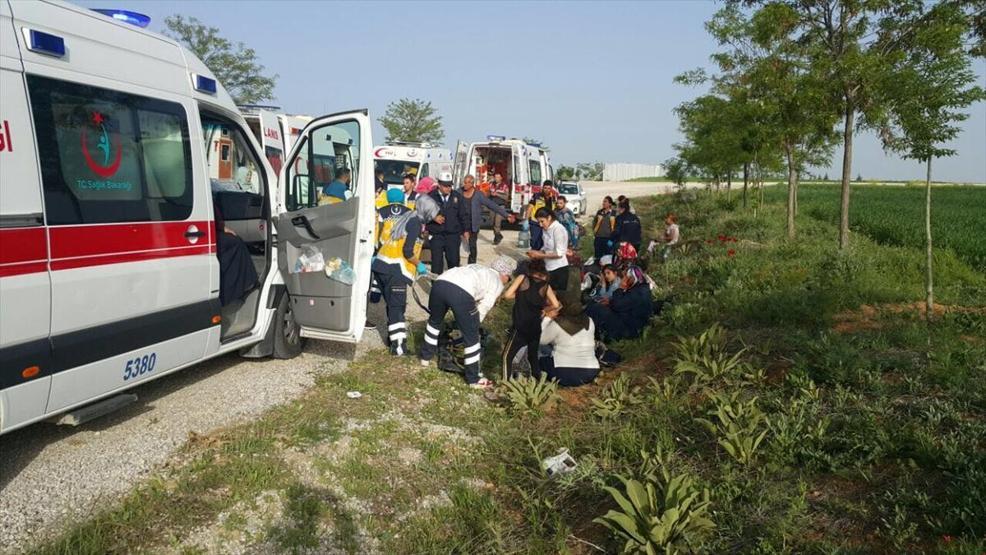 Son dakika: Yolcu otobüsü devrildi. Çok sayıda yaralı var