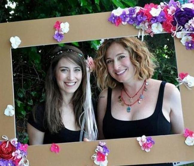 Ceyda Düvenci Türkiyeye gözyaşları içinde veda etti