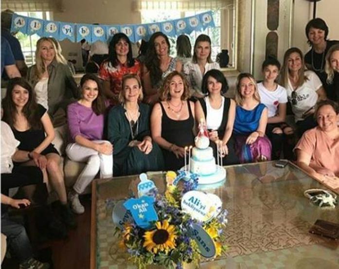 Ceyda Düvenci Türkiyeye gözyaşları içinde veda etti