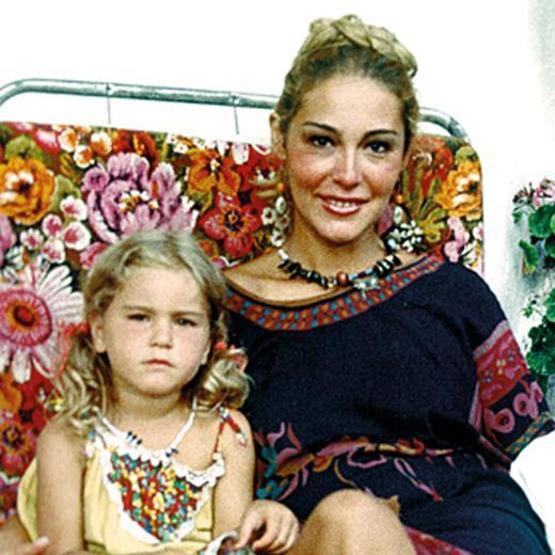Ece Sükanın annesiyle paylaştığı fotoğraf sosyal medyada olay oldu