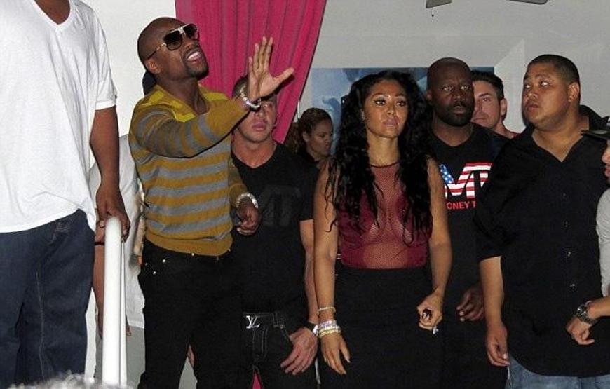 Floyd Mayweather Las Vegasta striptiz kulübü açıyor