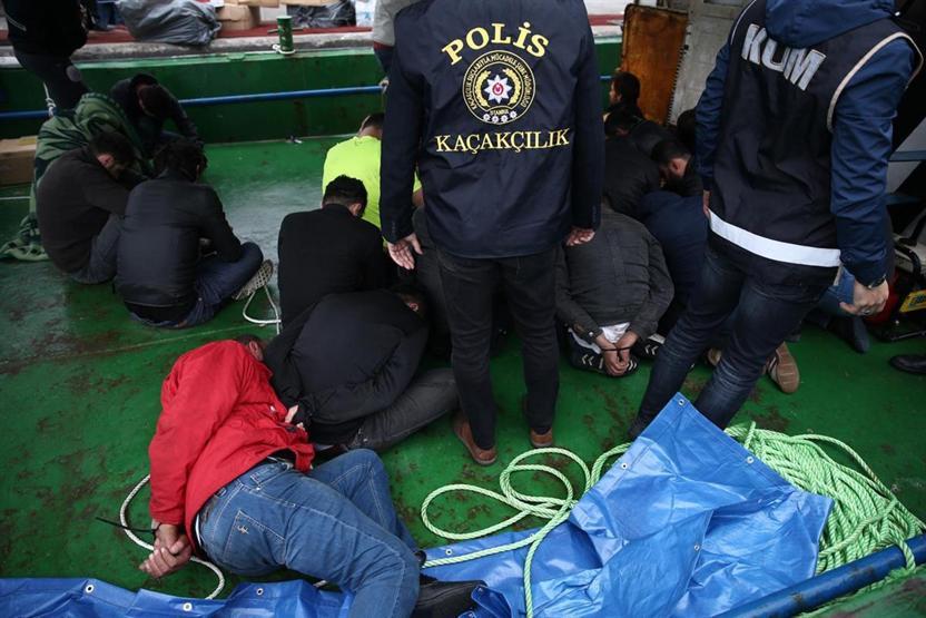 Balıkçı teknesine operasyon: Bakın neler çıktı