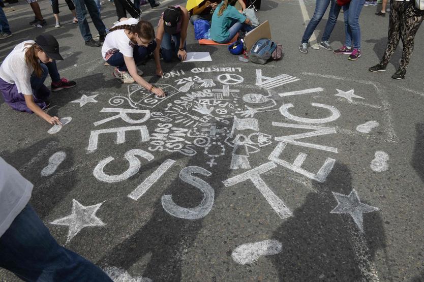 Venezuelada gösteriler sürüyor