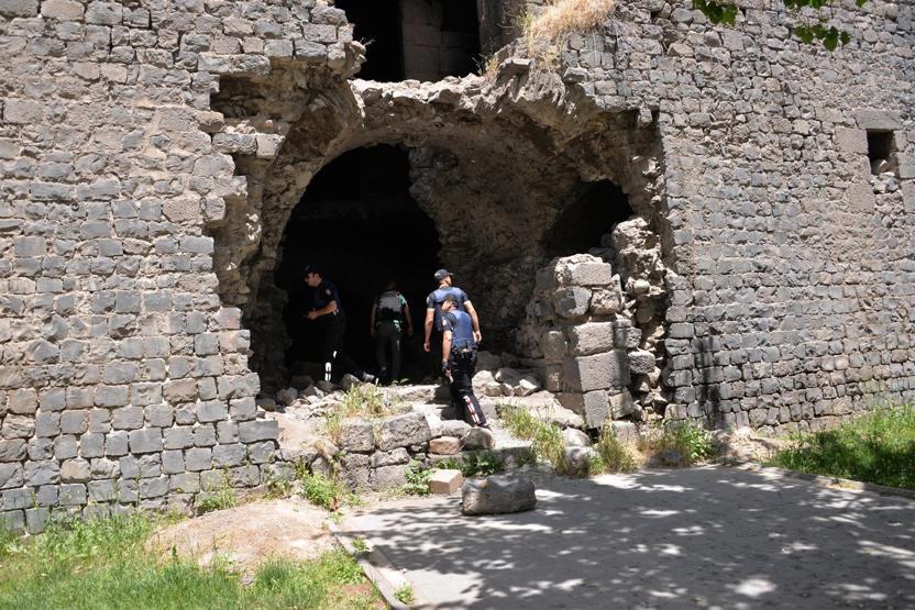 Diyarbakırda dilencinin üzerinden 14 bin lira çıktı