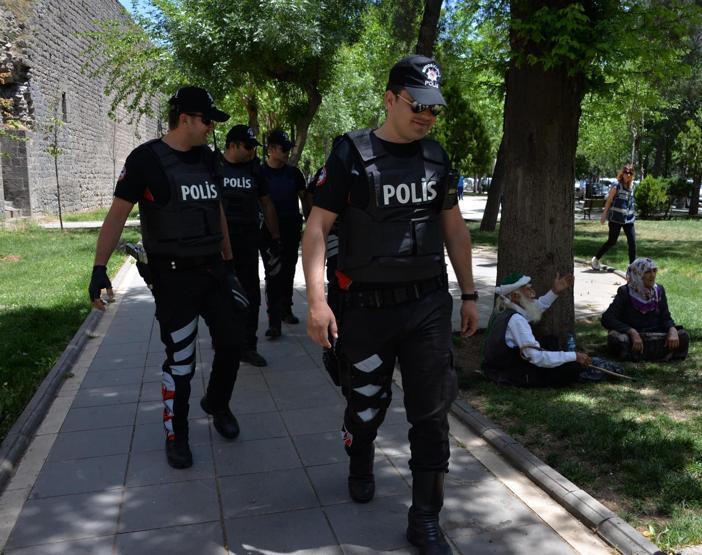 Diyarbakırda dilencinin üzerinden 14 bin lira çıktı