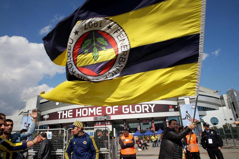 Fenerbahçe taraftarı Sinan Erdeme aktı