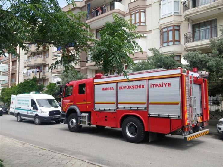 Asansör boşluğuna düşen adam öldü