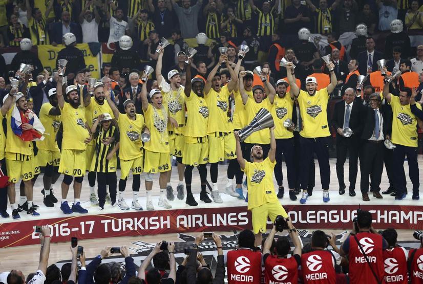 Şampiyon Fenerbahçe Euroleague kupasını aldı