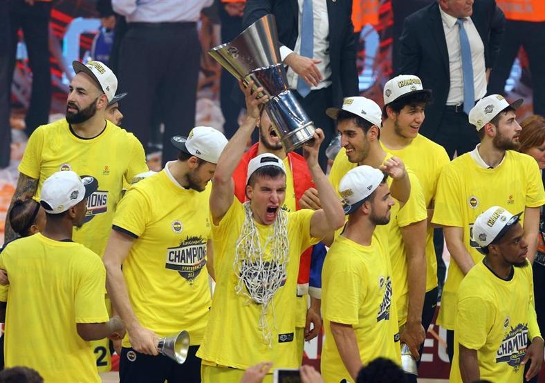 Şampiyon Fenerbahçe Euroleague kupasını aldı