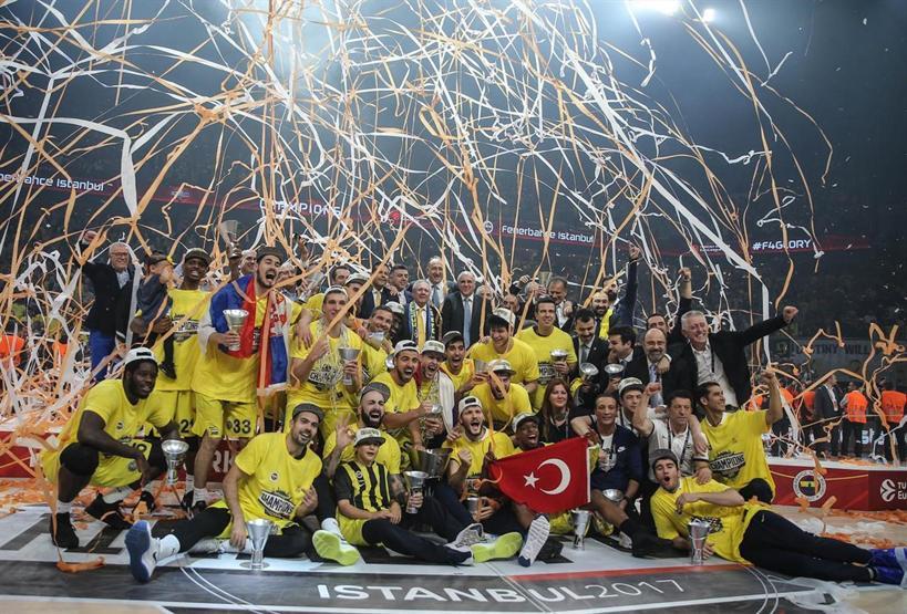 Şampiyon Fenerbahçe Euroleague kupasını aldı