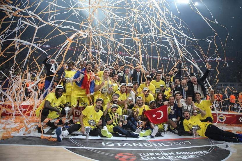 Şampiyon Fenerbahçe Euroleague kupasını aldı