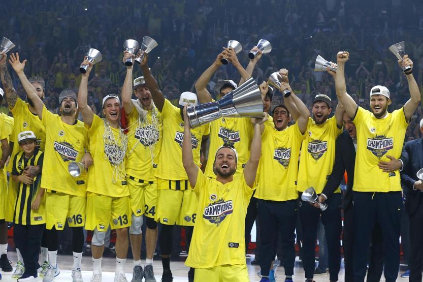 Şampiyon Fenerbahçe Euroleague kupasını aldı