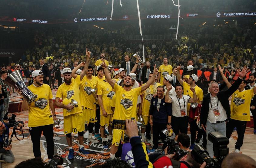 Şampiyon Fenerbahçe Euroleague kupasını aldı