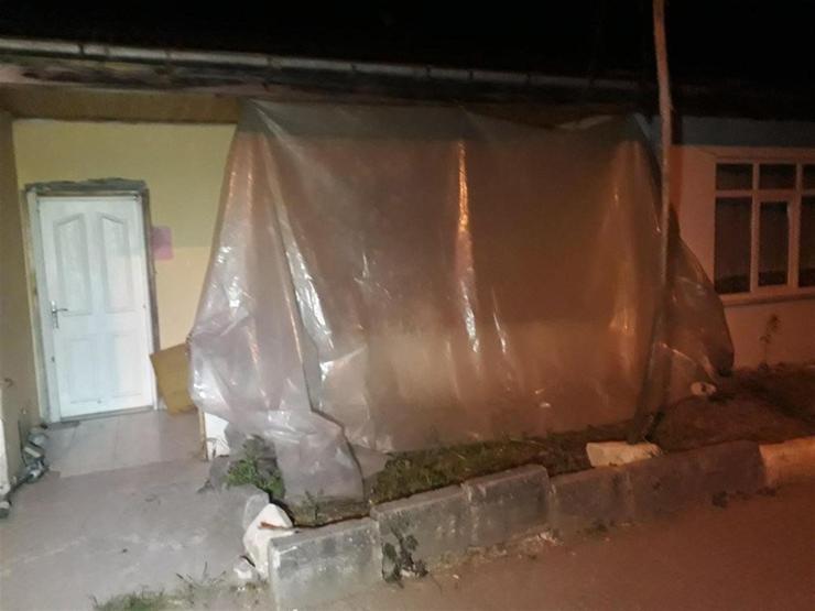 Kazada sakat kaldı önce eşi terk etti, sonra annesi sokağa bıraktı