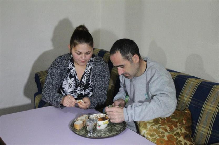 Kazada sakat kaldı önce eşi terk etti, sonra annesi sokağa bıraktı