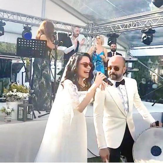 Aslı Enver ile Birkan Sokullu düğünde karşılaşınca…