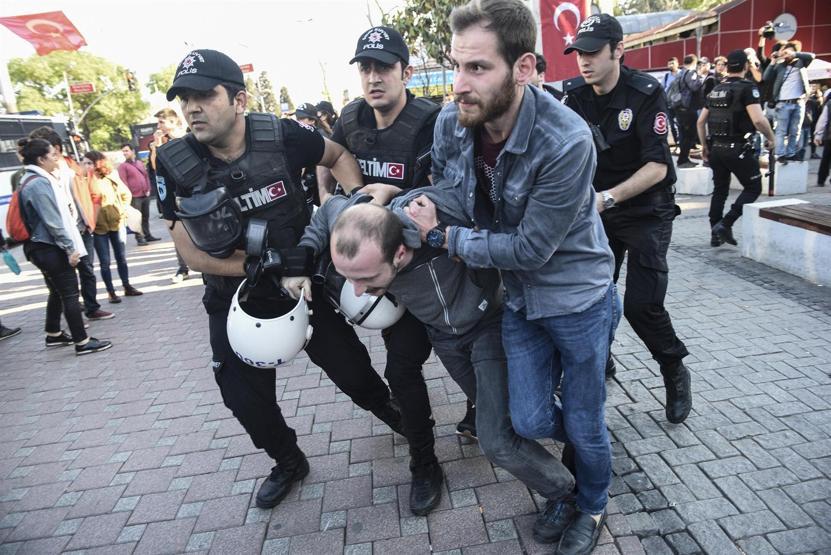 Açlık grevi destek eylemine polis müdahalesi
