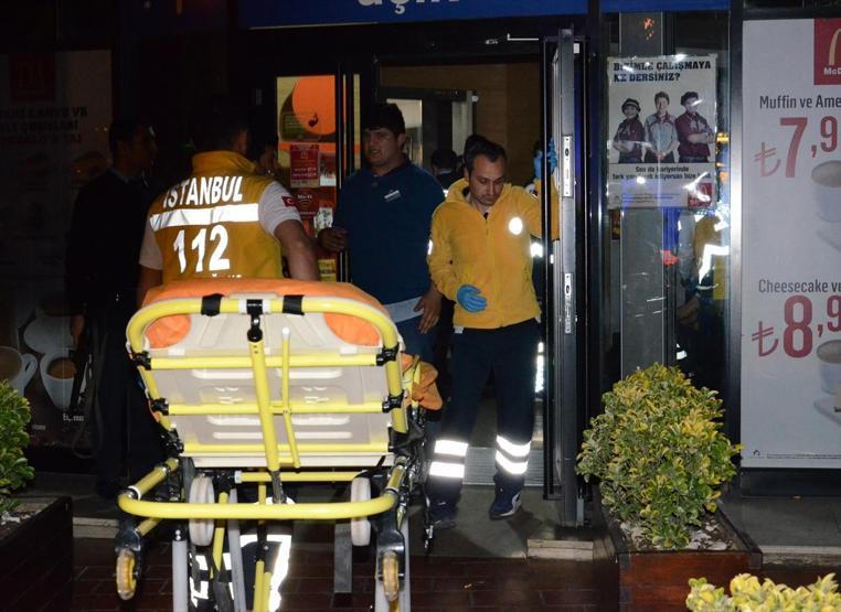 Kadıköyde bir fast food restoranında silahlı soygun