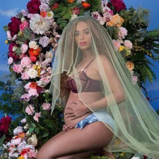 Beyonce ikizlerini doğurdu