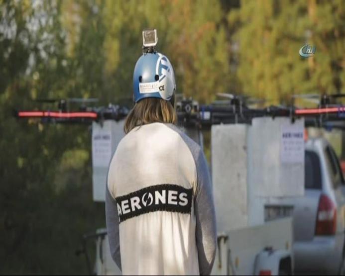 Dronela yangın söndürüp, gölden adam kurtarıyorlar