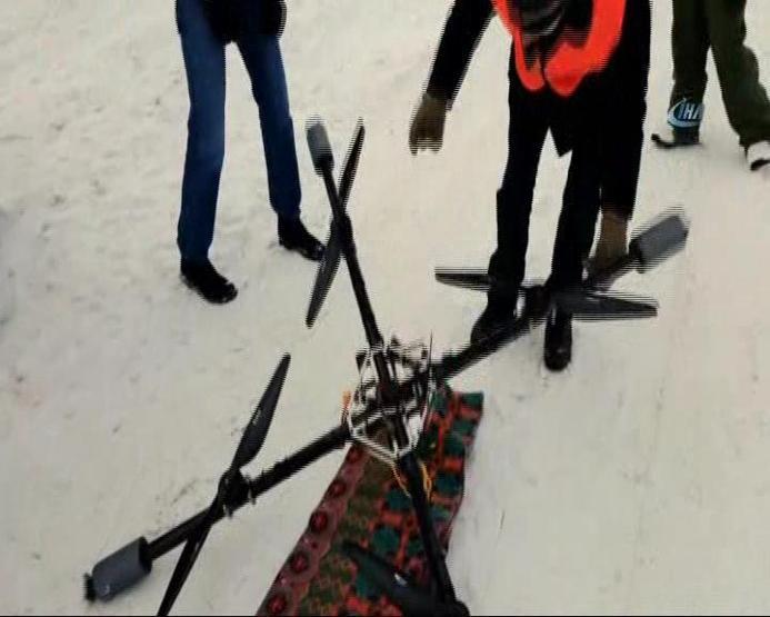 Dronela yangın söndürüp, gölden adam kurtarıyorlar