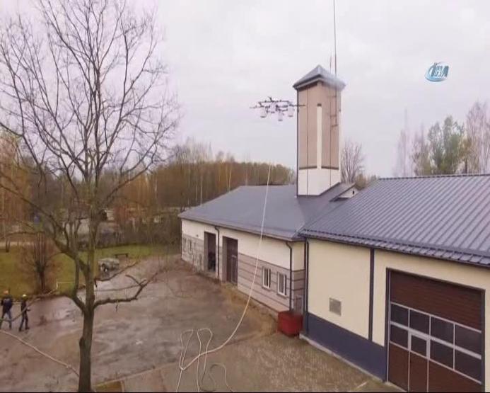 Dronela yangın söndürüp, gölden adam kurtarıyorlar