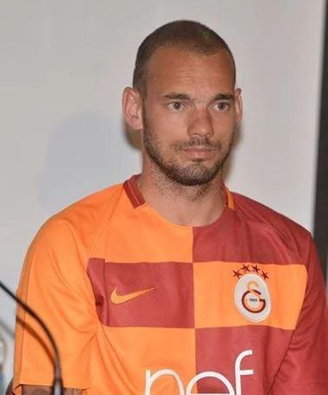 Galatasaraylı futbolcular surat astı