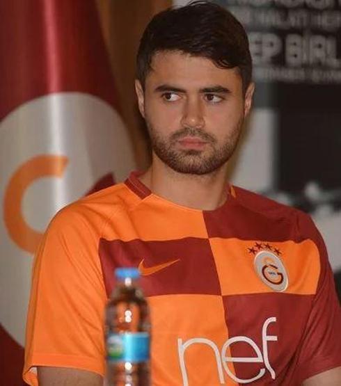 Galatasaraylı futbolcular surat astı