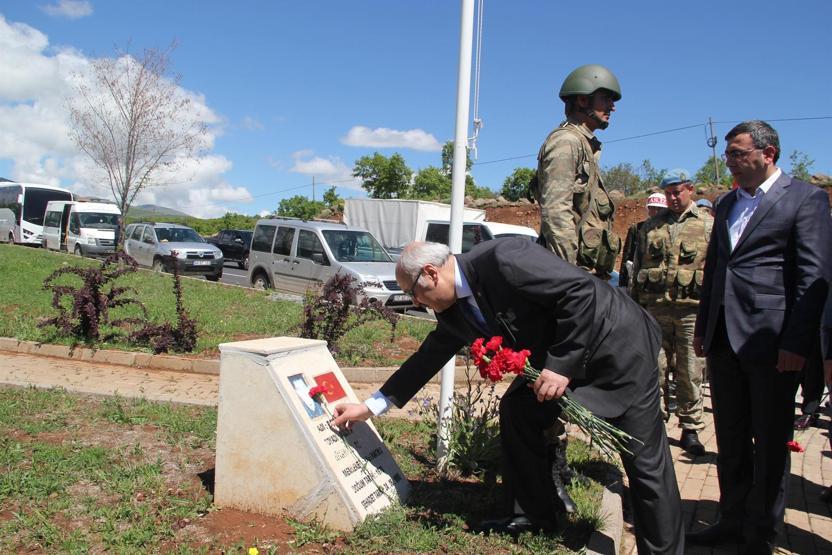 Bingölde şehit 33 er, Anıttepede törenle anıldı