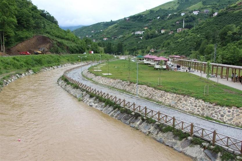 Trabzonun Sera Gölü çöplerle boğuşuyor