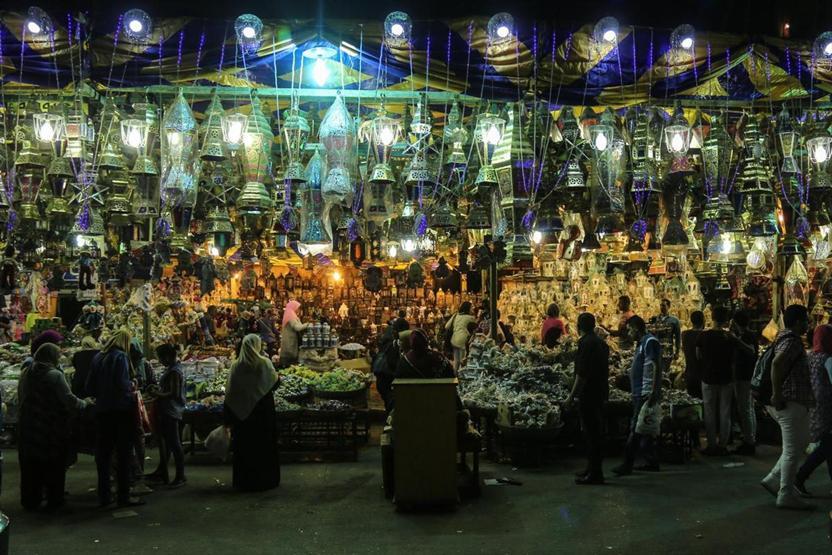 Mısırda Ramazının ışıltılı simgesi: Ramazan fenerleri