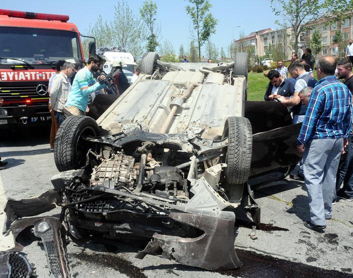 Sürücü yol ayrımında kararsız kalınca böyle oldu