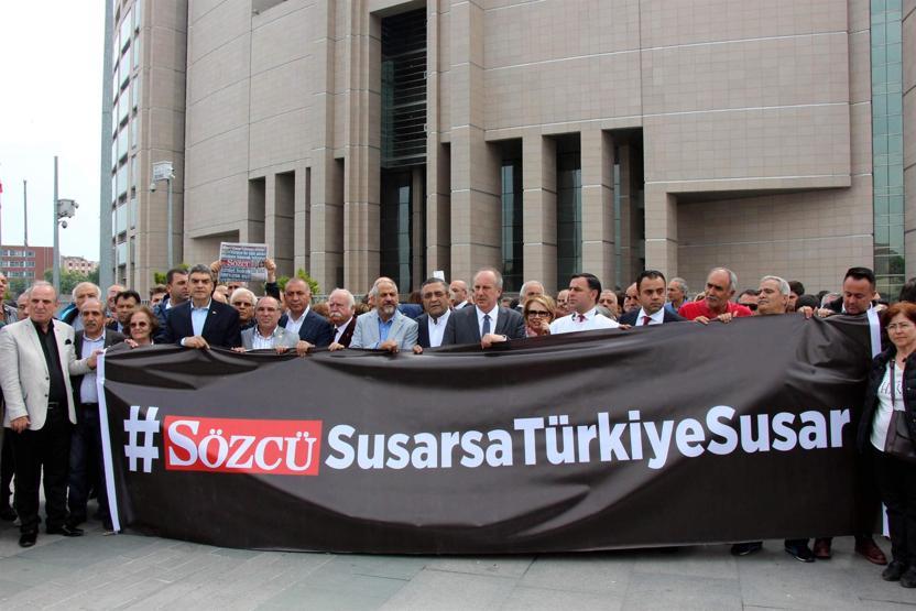 Adliye önünde Sözcü operasyonu protestosu