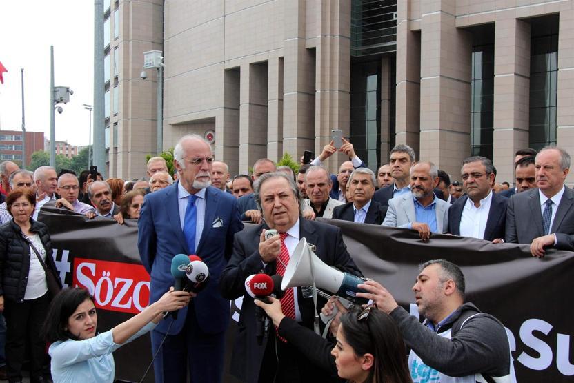 Adliye önünde Sözcü operasyonu protestosu