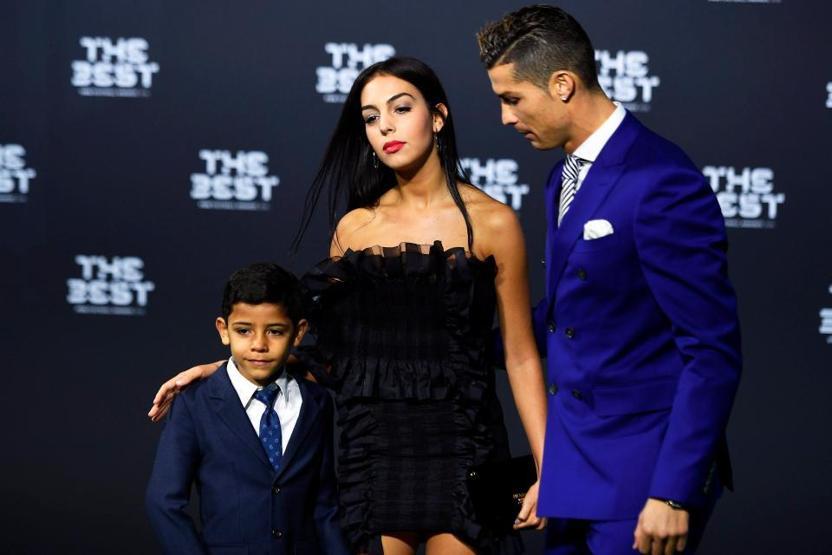 Cristiano Ronaldonun kız arkadaşı Georgina Rodriguez