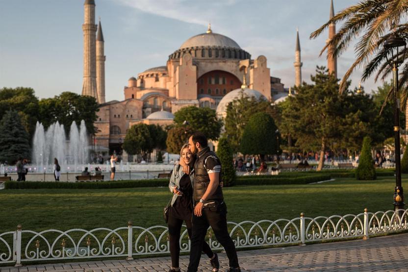 Sultanahmette ilk iftar