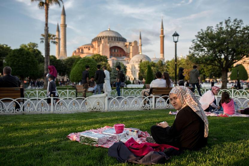 Sultanahmette ilk iftar