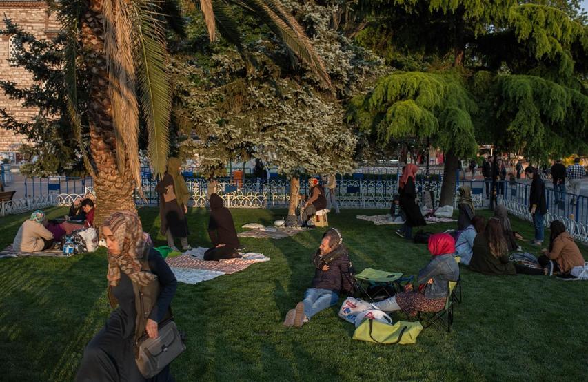 Sultanahmette ilk iftar