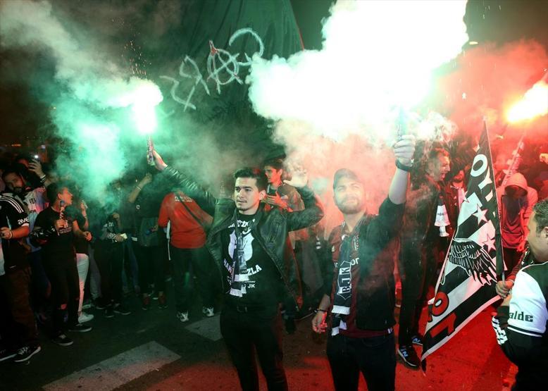 Beşiktaş şampiyon oldu, Türkiye sokağa döküldü