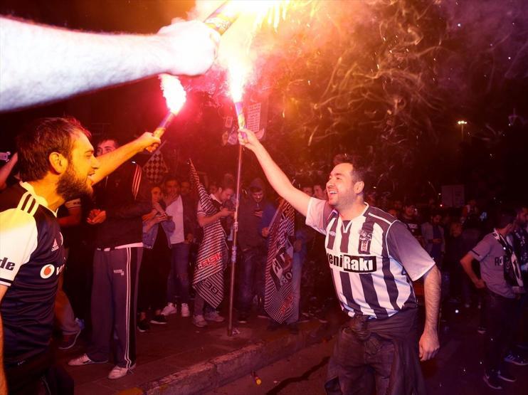 Beşiktaş şampiyon oldu, Türkiye sokağa döküldü