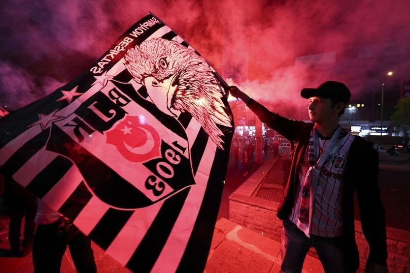 Beşiktaş şampiyon oldu, Türkiye sokağa döküldü