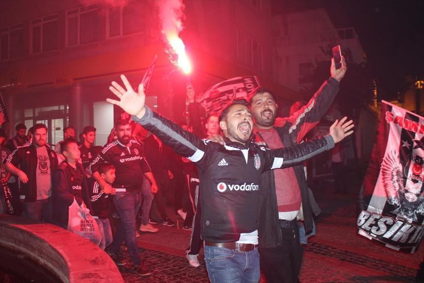 Beşiktaş şampiyon oldu, Türkiye sokağa döküldü