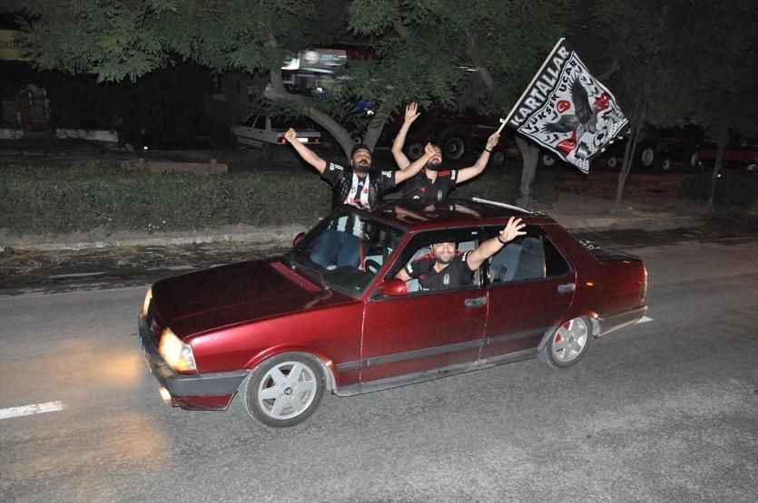 Beşiktaş şampiyon oldu, Türkiye sokağa döküldü