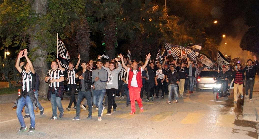 Beşiktaş şampiyon oldu, Türkiye sokağa döküldü